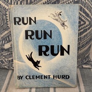 🎉2/$15🎉Run Run Run by Clement Hurd, hardcover, 1951